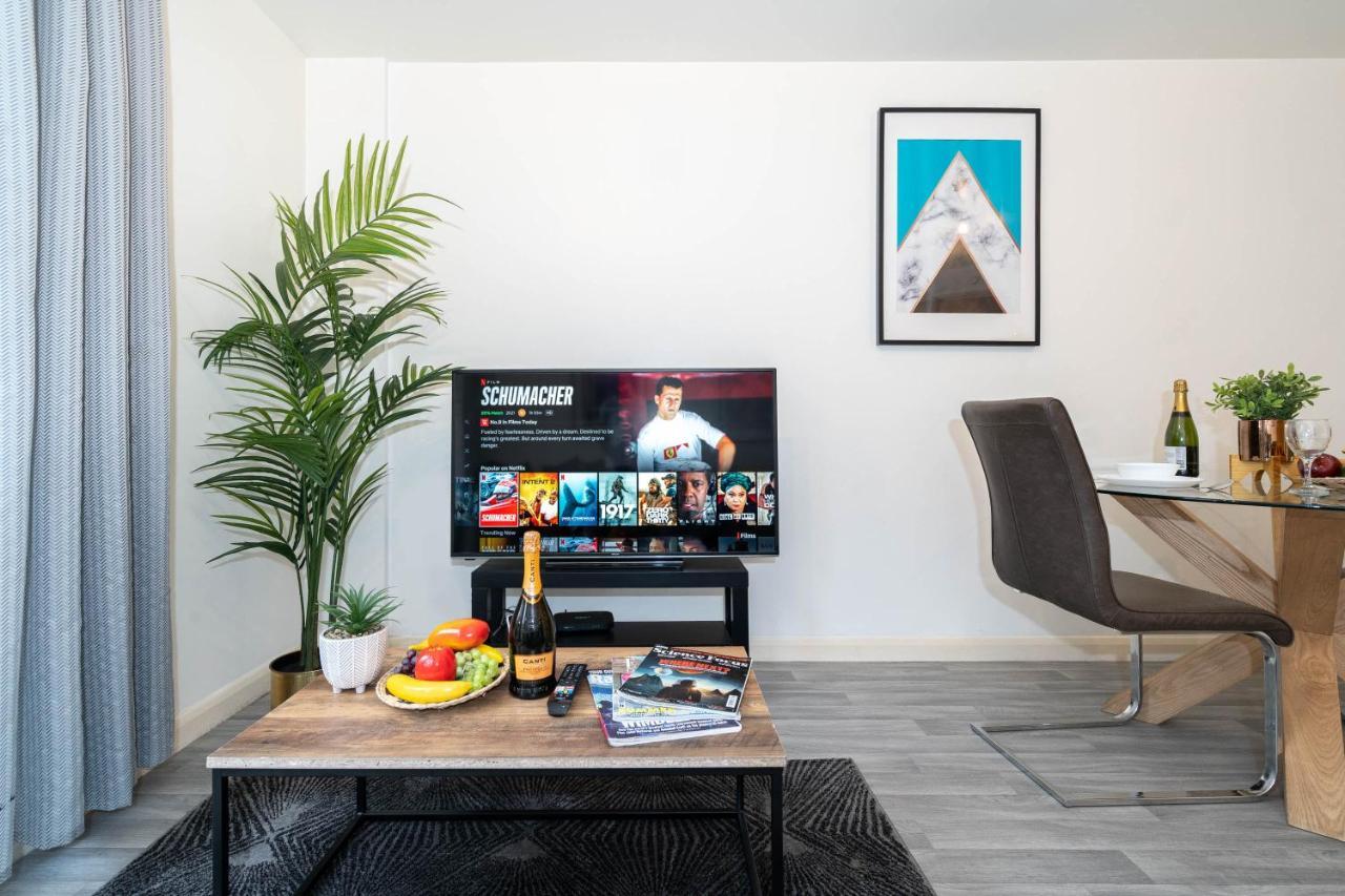 Apartment Centre - Luxury - Terrace - Next To Cube & Mailbox - Wifi - Smart Tv - Intercom Birmingham