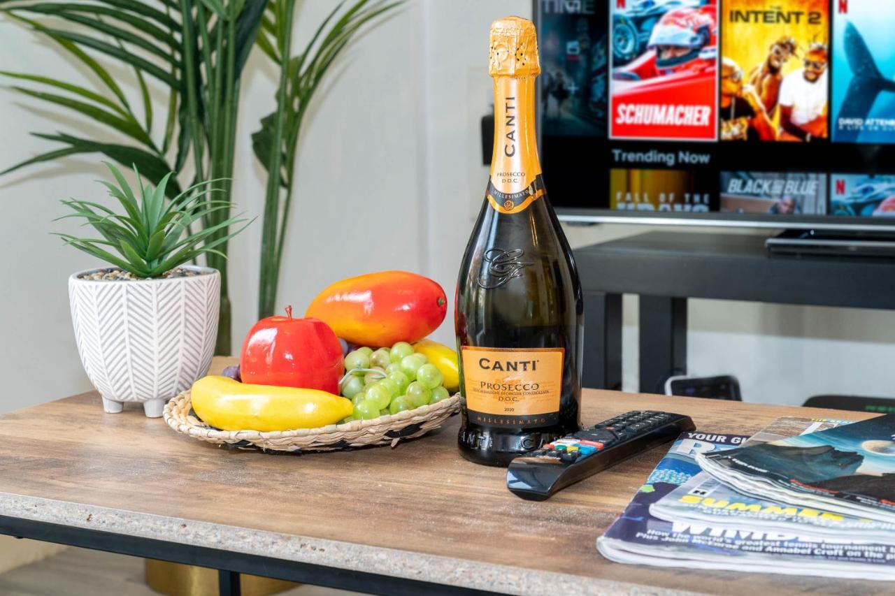 Centre - Luxury - Terrace - Next To Cube & Mailbox - Wifi - Smart Tv - Intercom Birmingham