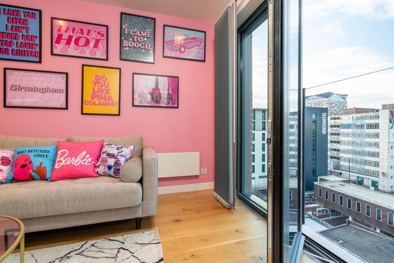 Maevela ☆ Pink Luxury With Balcony - Centre - 5 Min Walk From Bullring, Cube, Mailbox, New Street Station - Free Netflix & Wifi * Birmingham