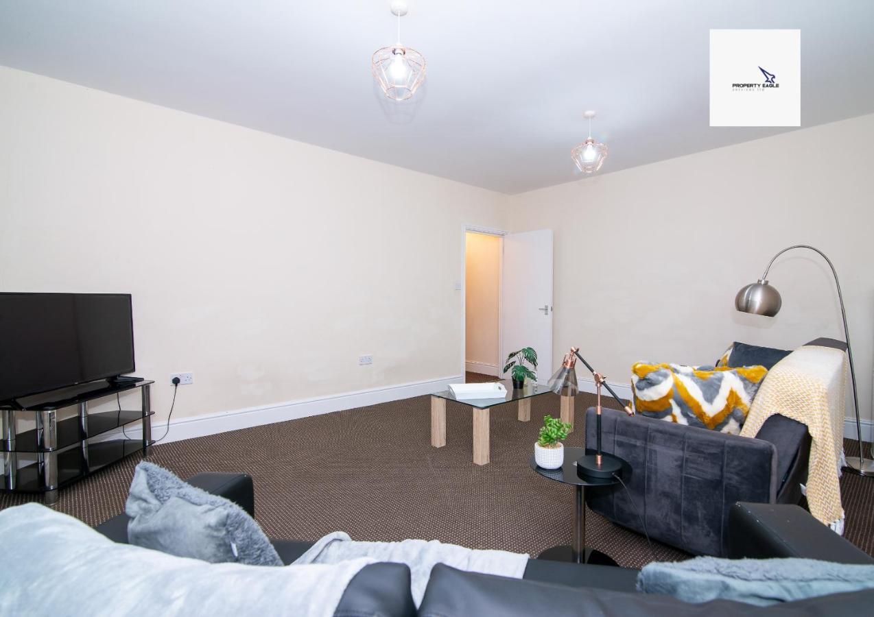 Apartment 5blythe House Brierley Hill *