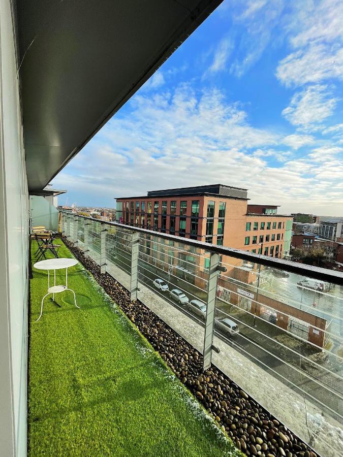 Insta-style Penthouse With Balcony Or 2b With Balcony Centre Apartment Birmingham