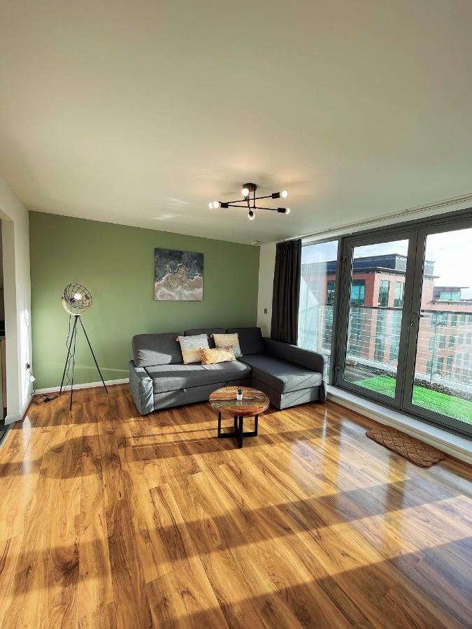 Insta-style Penthouse With Balcony Or 2b With Balcony Centre Birmingham