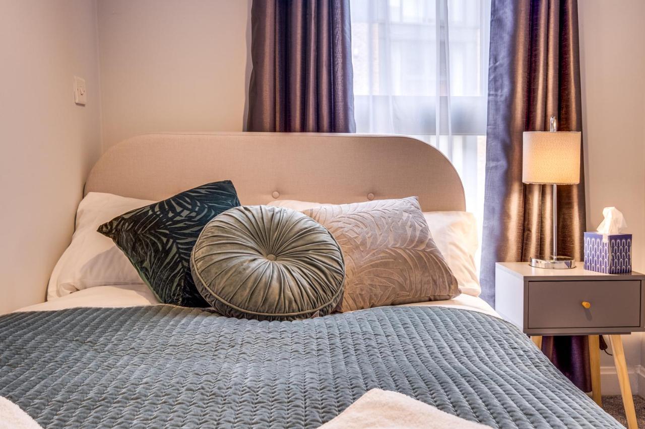 Apartment Stylish 2bed Apartment-city Centre - Free Parking. *