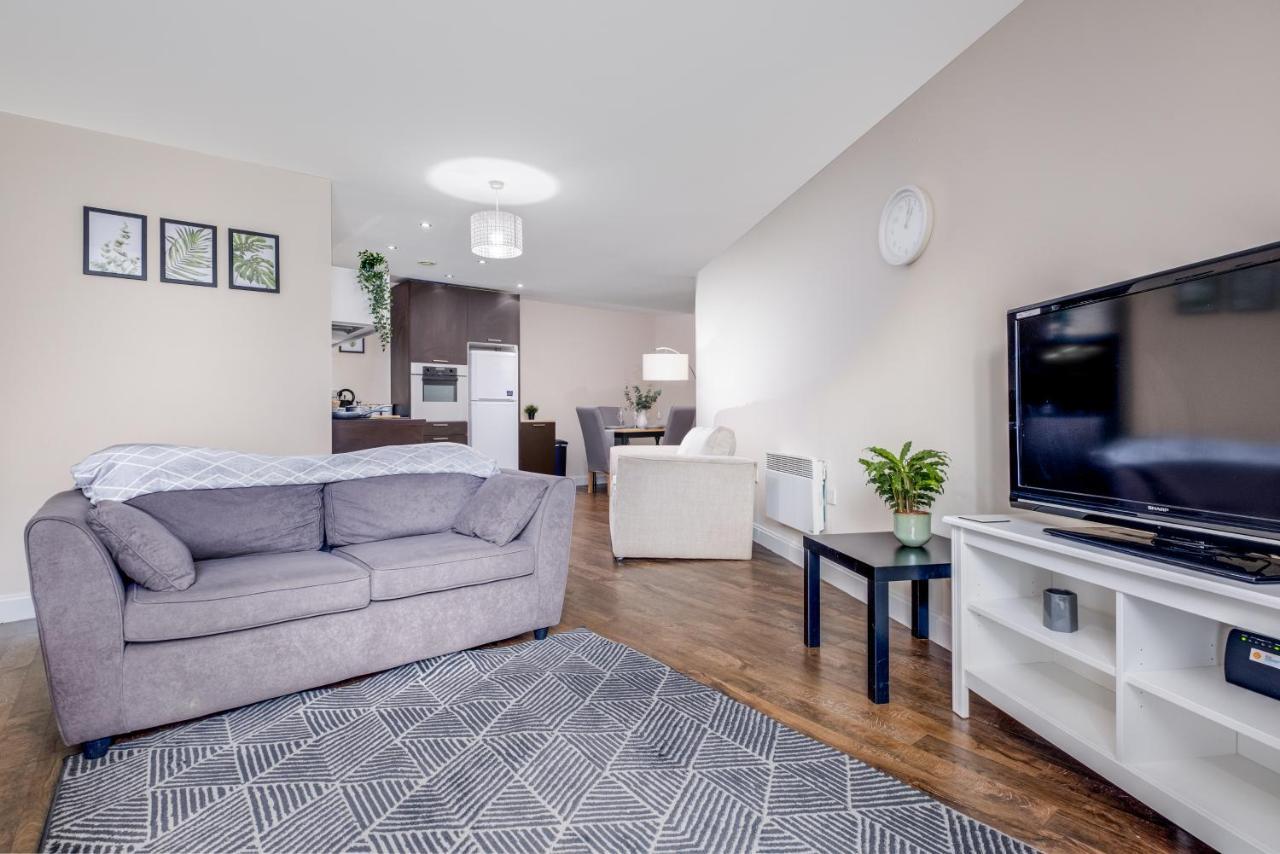 Apartment Stylish 2bed Apartment-city Centre - Free Parking. *