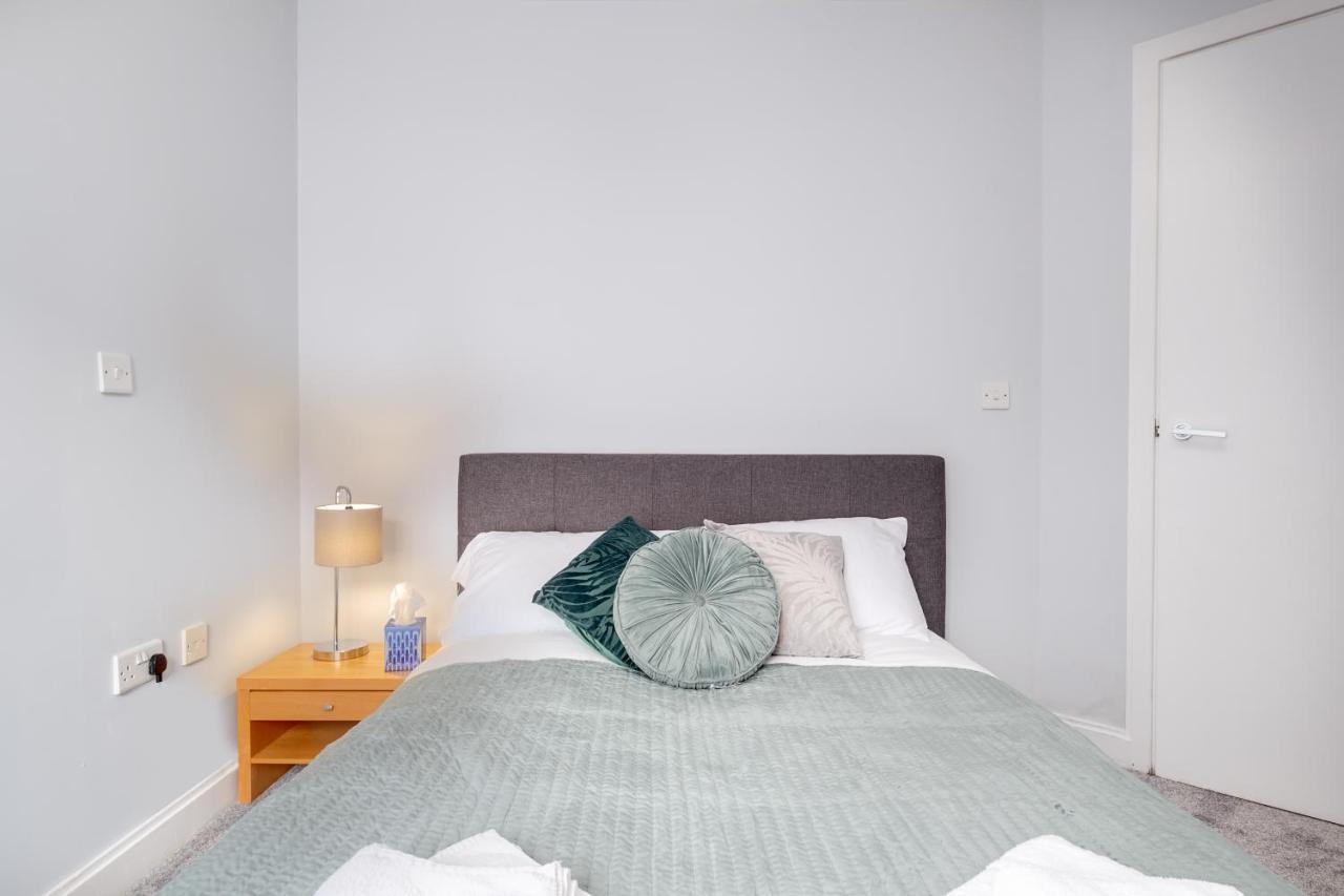 Apartment Stylish 2bed Apartment-city Centre - Free Parking. Birmingham