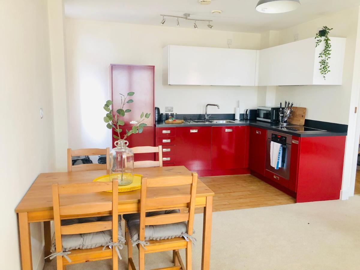 Apartment Centre Of Birmingham, 2 Bedroom - Perfect For Families, Group, Or Business *