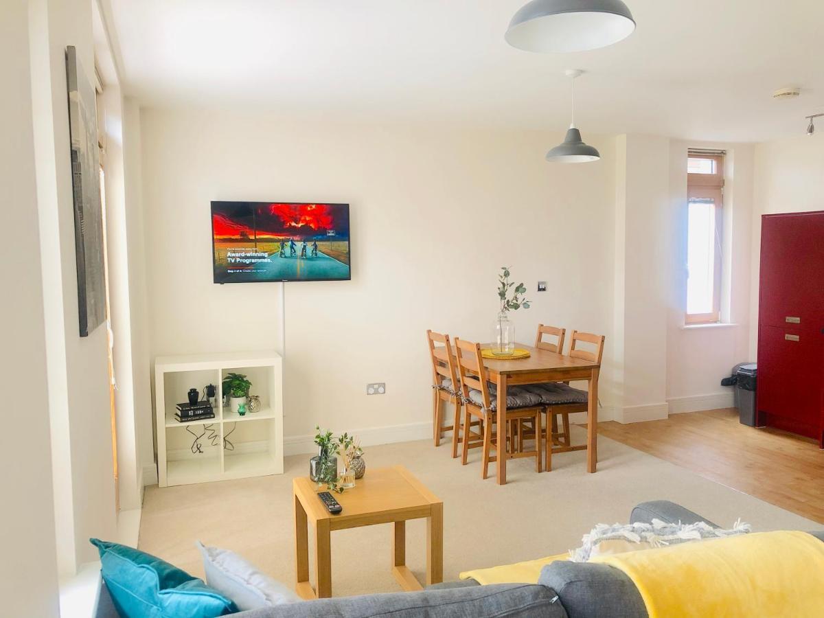 Centre Of Birmingham, 2 Bedroom - Perfect For Families, Group, Or Business Apartment