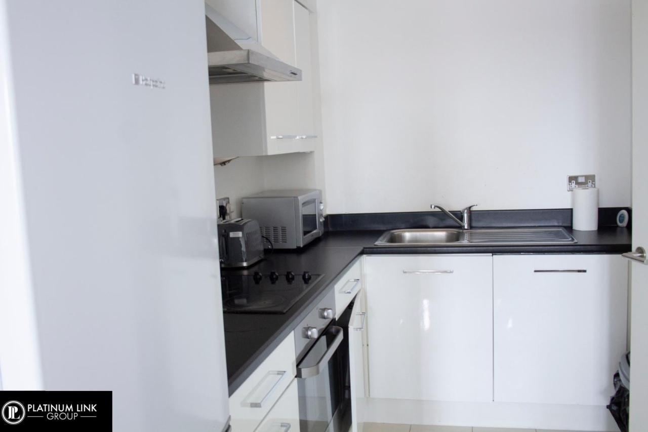 From Home, 1 Bed, Smart Tv, Wifi And Free Parking Birmingham