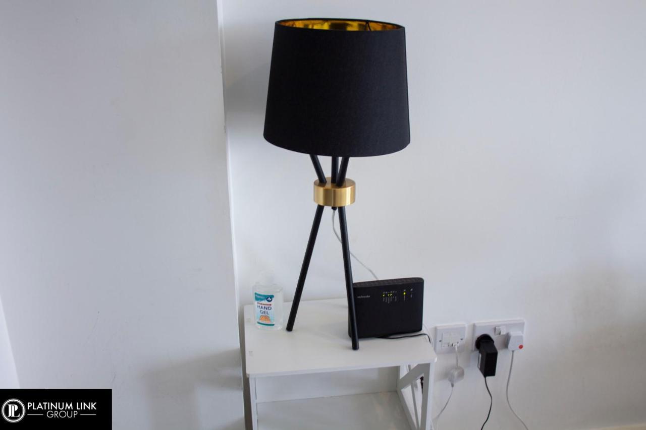 From Home, 1 Bed, Smart Tv, Wifi And Free Parking *
