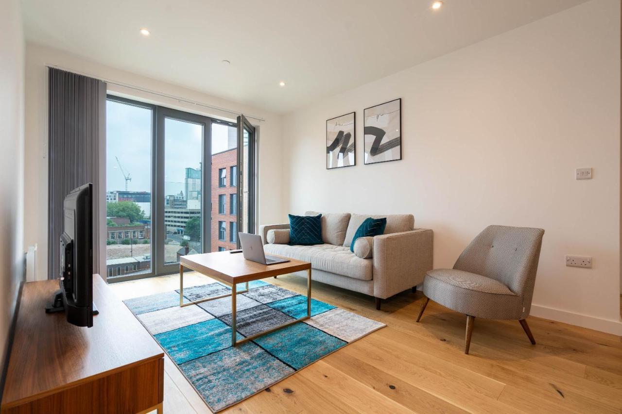 New Build ☆ Luxury Teal 2 Bed, 2 Bath Apartment - 5 Min Walk From Bullring/Cube/Mailbox/New Street Station * Birmingham