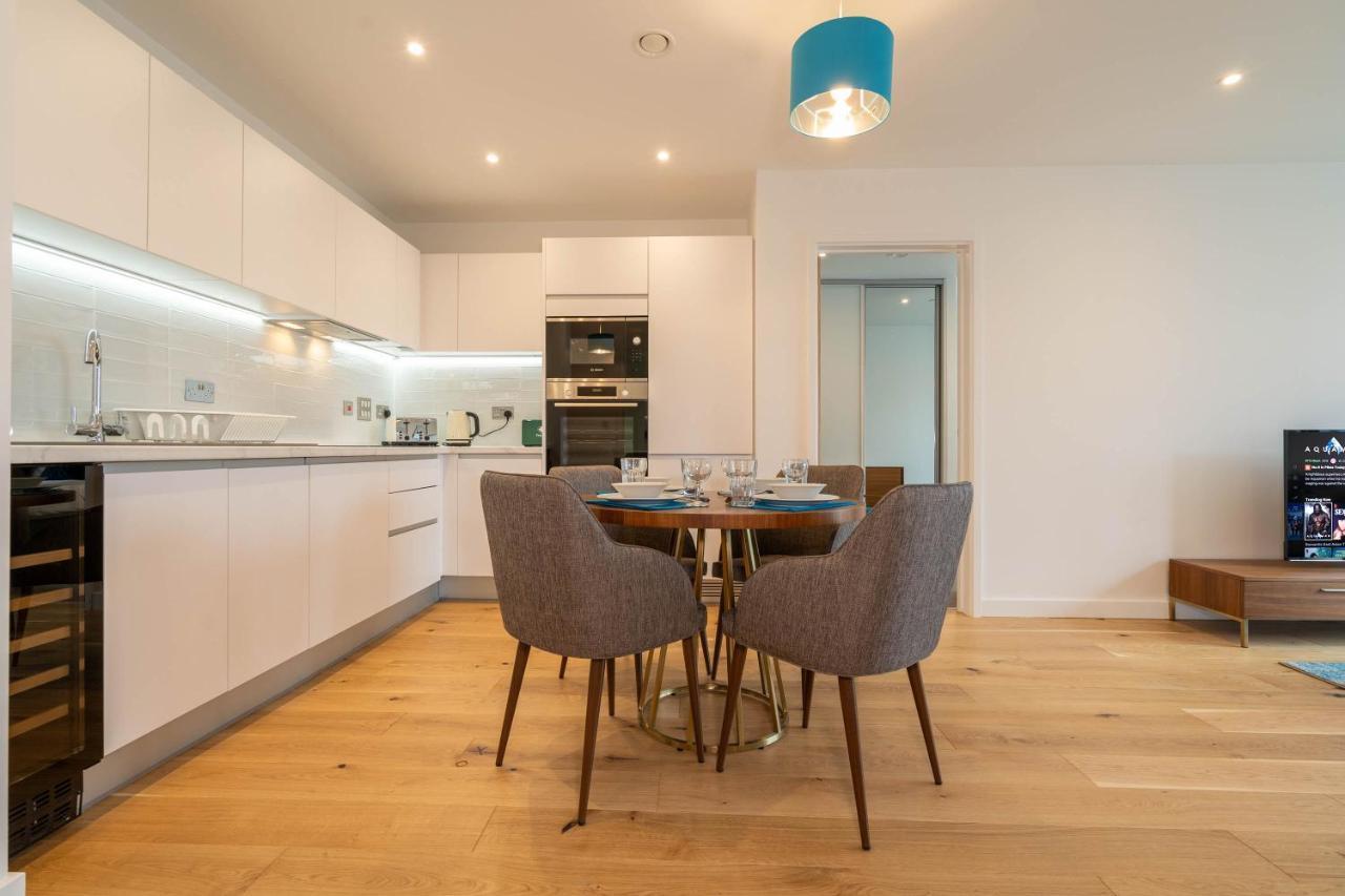 New Build ☆ Luxury Teal 2 Bed, 2 Bath Apartment - 5 Min Walk From Bullring/Cube/Mailbox/New Street Station Apartment Birmingham