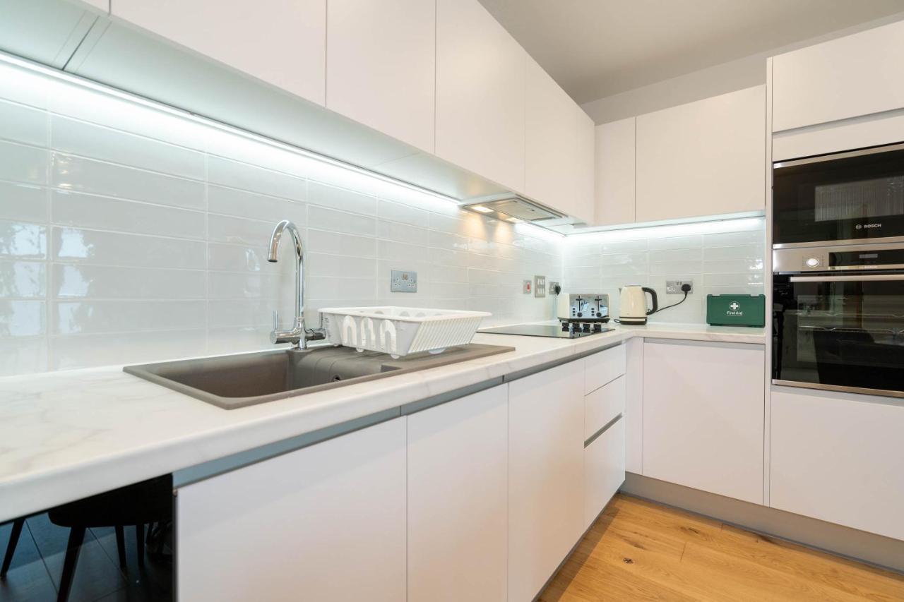 Apartment New Build ☆ Luxury Teal 2 Bed, 2 Bath Apartment - 5 Min Walk From Bullring/Cube/Mailbox/New Street Station