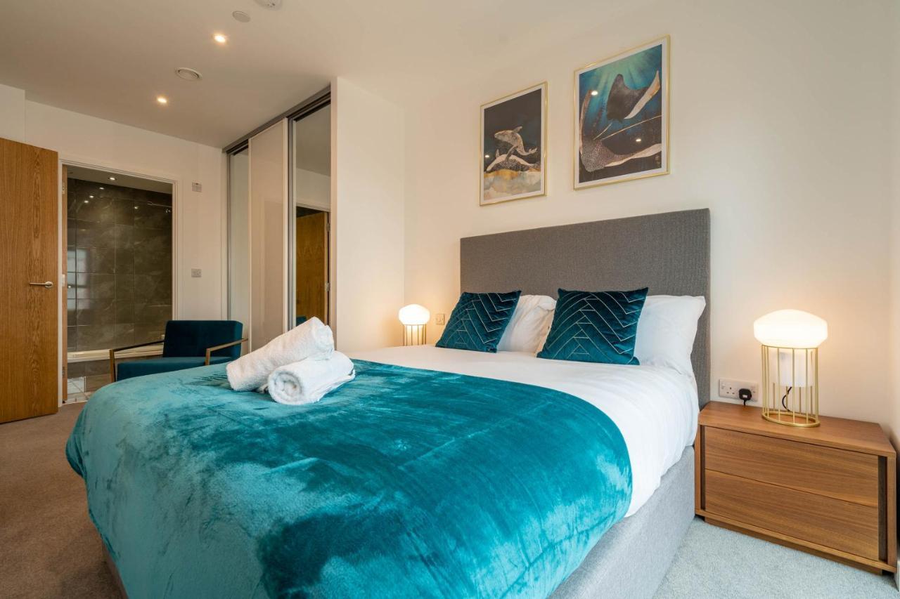 New Build ☆ Luxury Teal 2 Bed, 2 Bath Apartment - 5 Min Walk From Bullring/Cube/Mailbox/New Street Station *