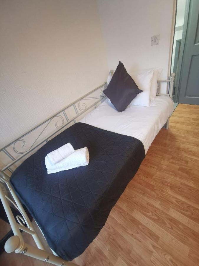 B16 Arena - 3 Bedrooms, 2 Bathrooms, Parking Space - Private - 欢迎 *