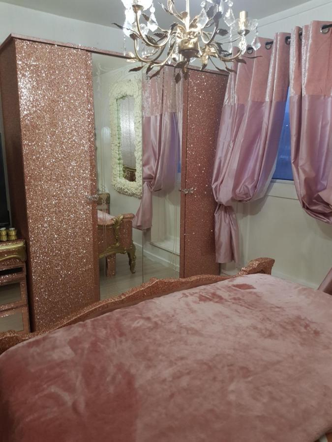 Vivid Homestay *