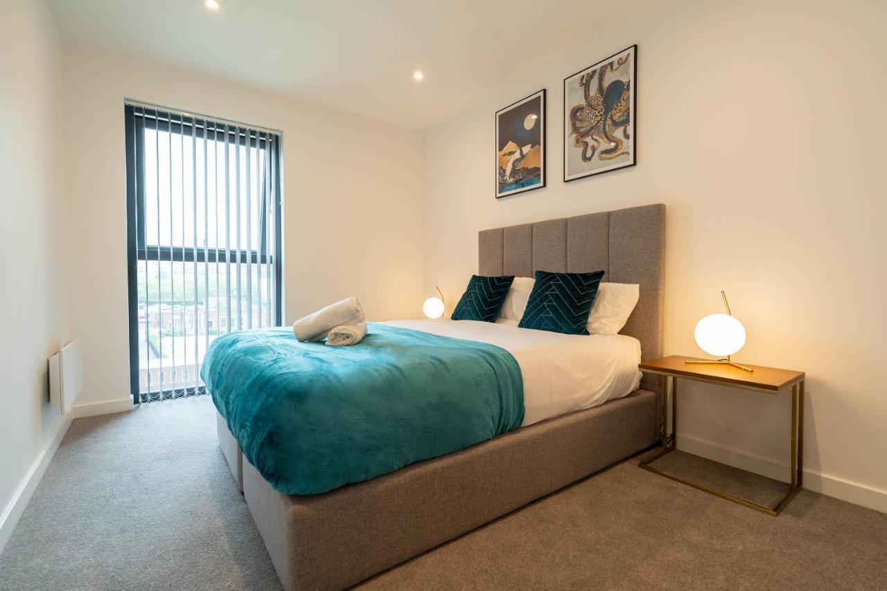Apartment New Build ☆ Luxury Teal 2 Bed, 2 Bath Apartment - 5 Min Walk From Bullring/Cube/Mailbox/New Street Station