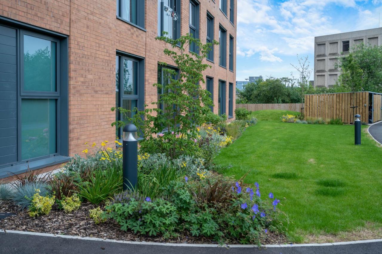 New Build ☆ Luxury Teal 2 Bed, 2 Bath Apartment - 5 Min Walk From Bullring/Cube/Mailbox/New Street Station Birmingham