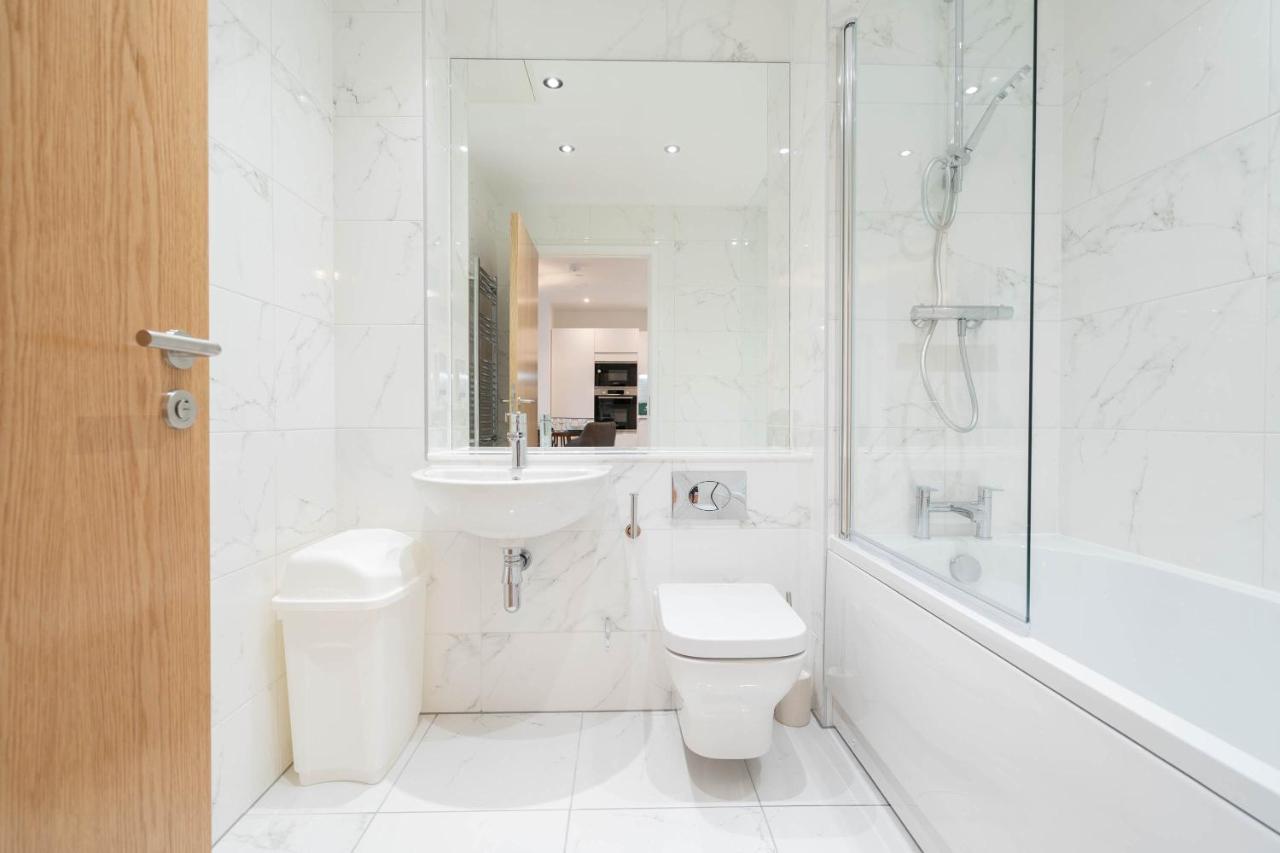 Apartment New Build ☆ Luxury Teal 2 Bed, 2 Bath Apartment - 5 Min Walk From Bullring/Cube/Mailbox/New Street Station *