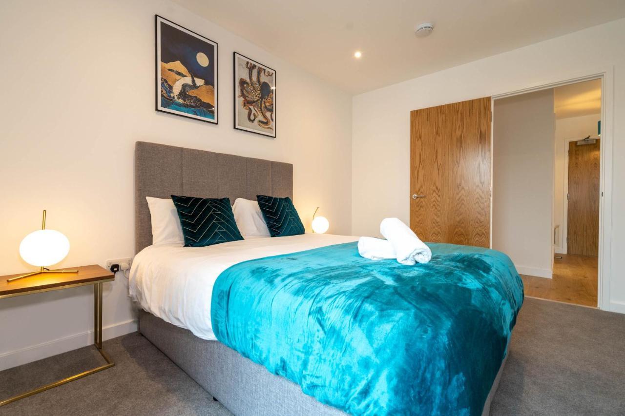 New Build ☆ Luxury Teal 2 Bed, 2 Bath Apartment - 5 Min Walk From Bullring/Cube/Mailbox/New Street Station * Birmingham