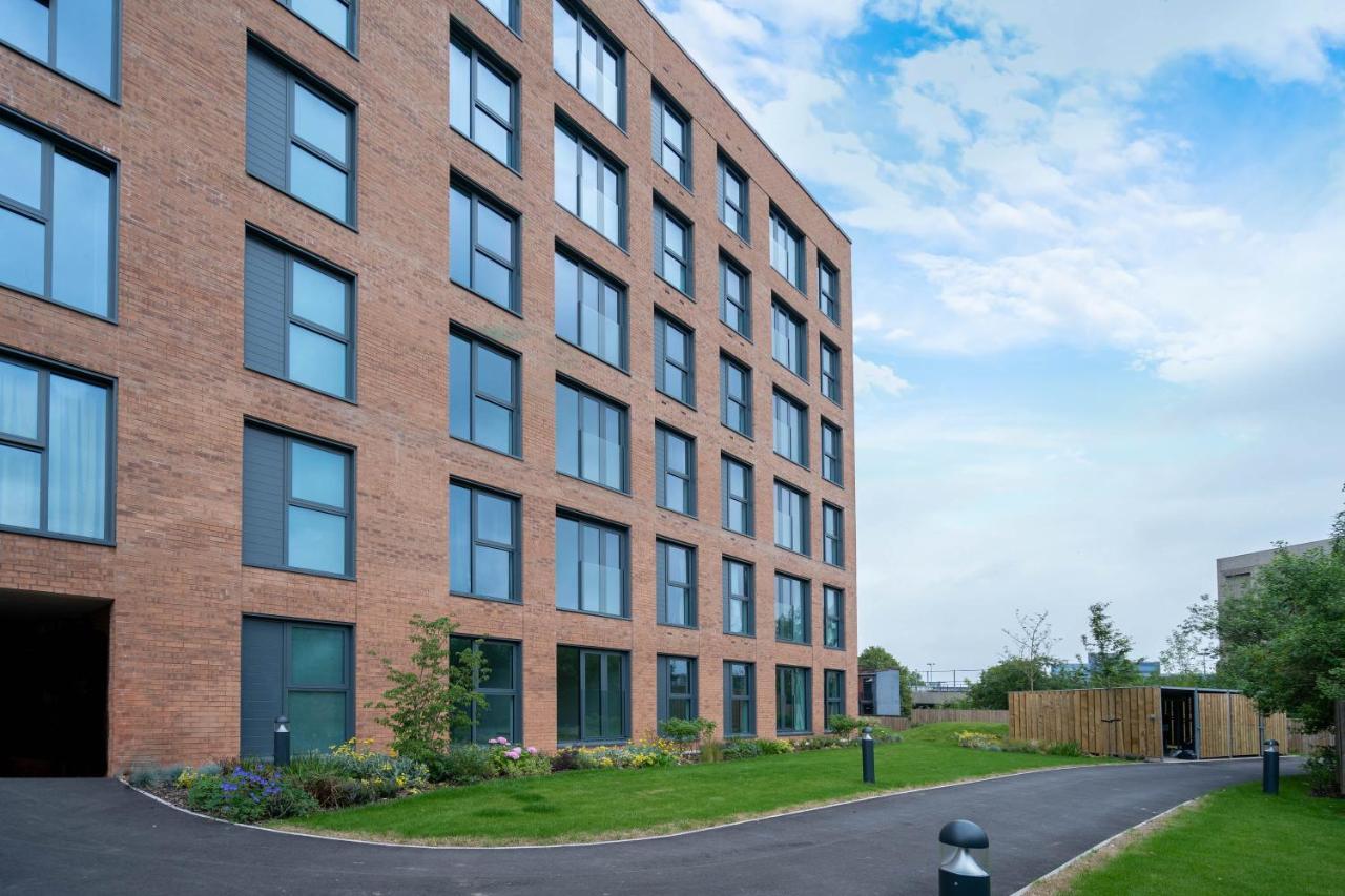 New Build ☆ Luxury Teal 2 Bed, 2 Bath Apartment - 5 Min Walk From Bullring/Cube/Mailbox/New Street Station Apartment Birmingham