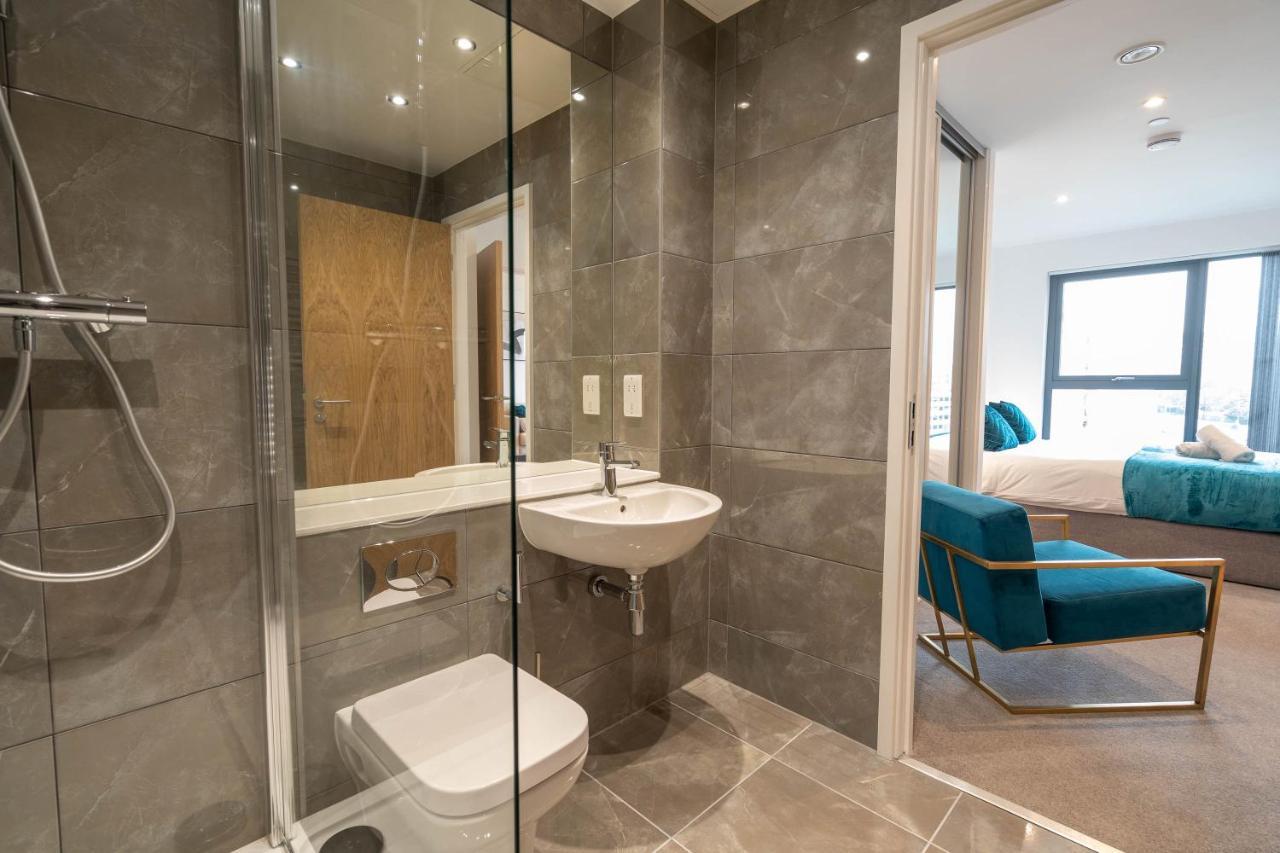 Apartment New Build ☆ Luxury Teal 2 Bed, 2 Bath Apartment - 5 Min Walk From Bullring/Cube/Mailbox/New Street Station
