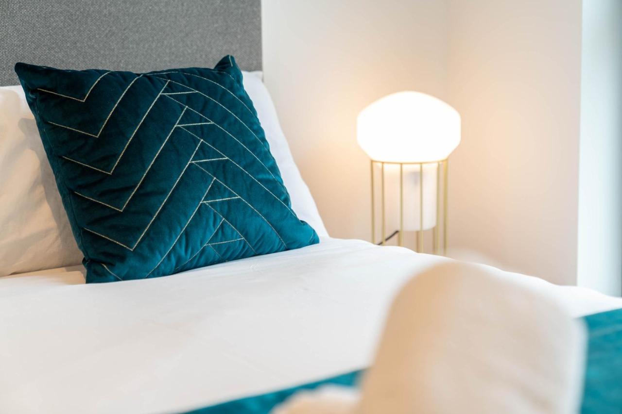 New Build ☆ Luxury Teal 2 Bed, 2 Bath Apartment - 5 Min Walk From Bullring/Cube/Mailbox/New Street Station Apartment *
