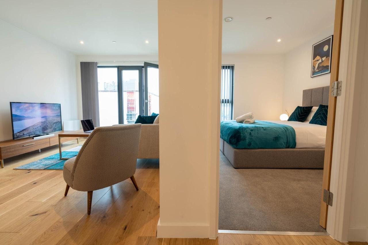 New Build ☆ Luxury Teal 2 Bed, 2 Bath Apartment - 5 Min Walk From Bullring/Cube/Mailbox/New Street Station * Birmingham