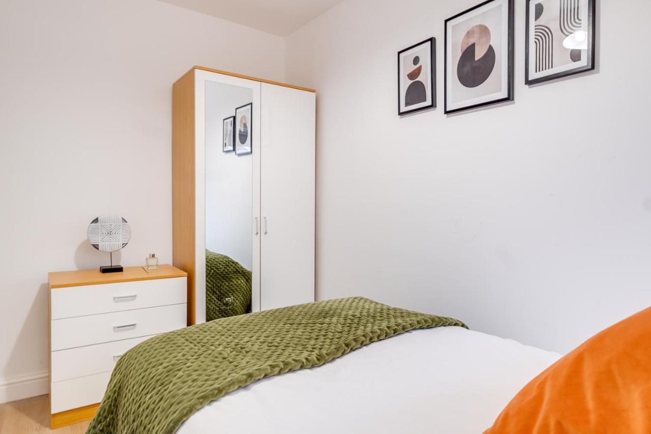 Night Stay - Alpha House (Adults Only) Holiday home