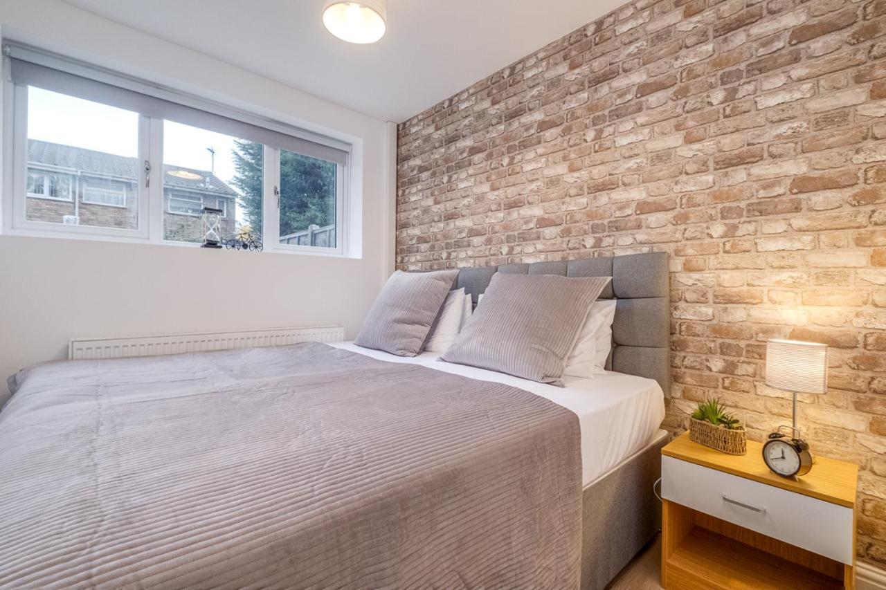 Night Stay - Alpha House (Adults Only) Holiday home