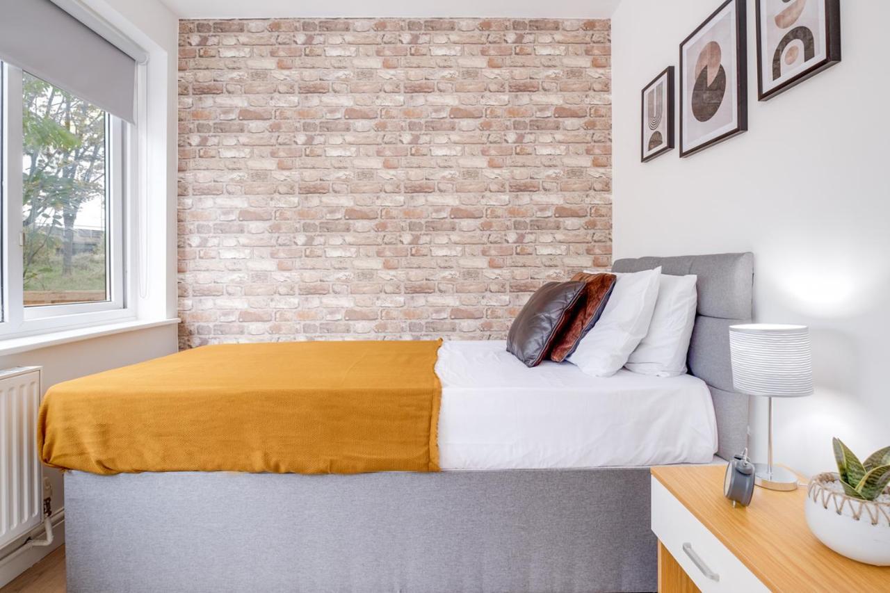 Night Stay - Alpha House (Adults Only) Holiday home *