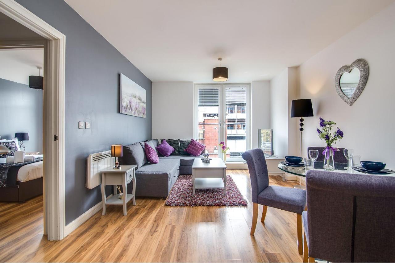 Chinatown Apartment *