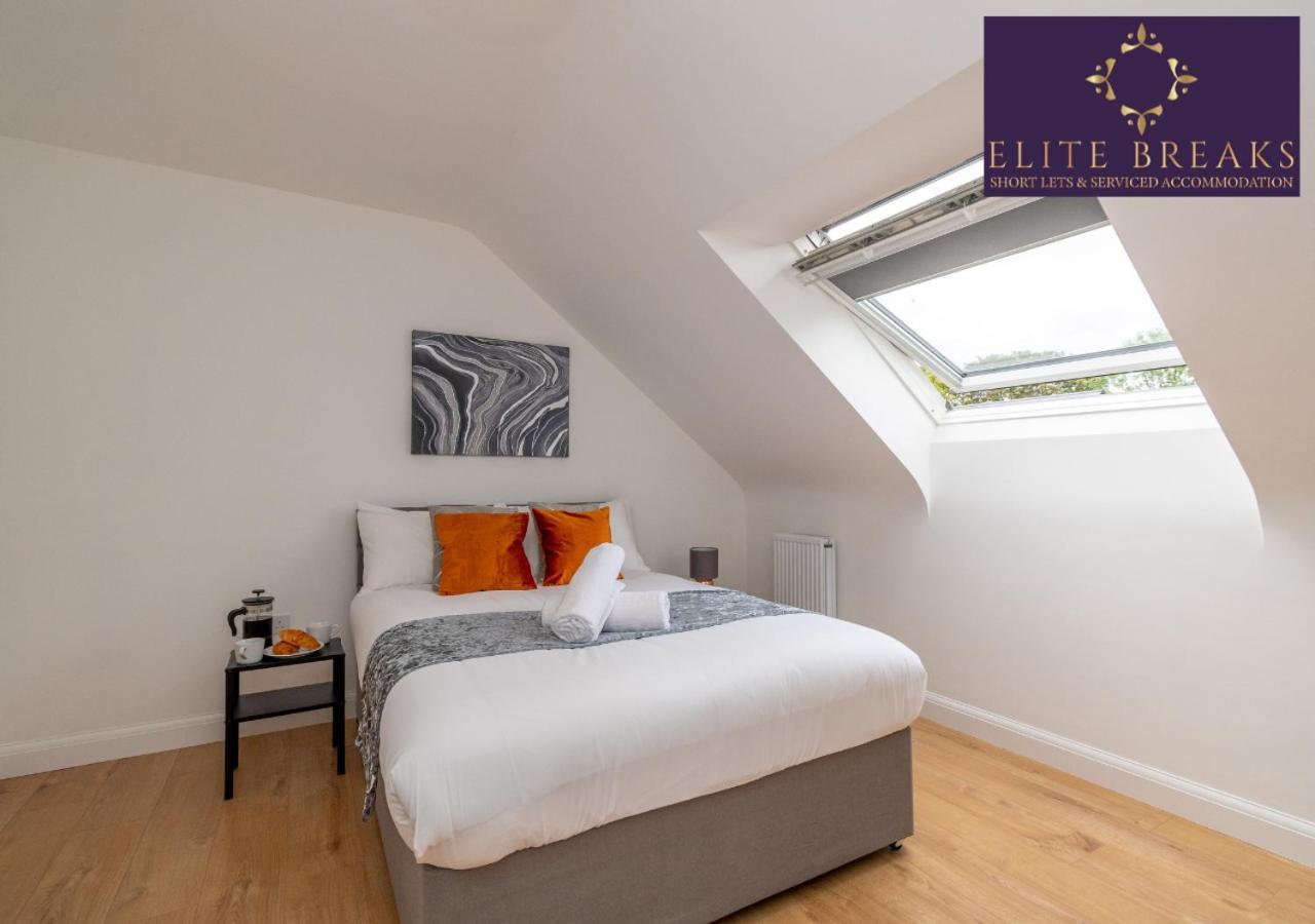 Central 4 Bed House By Elite Breaks Serviced With Free Parking Sleeps Upto 8