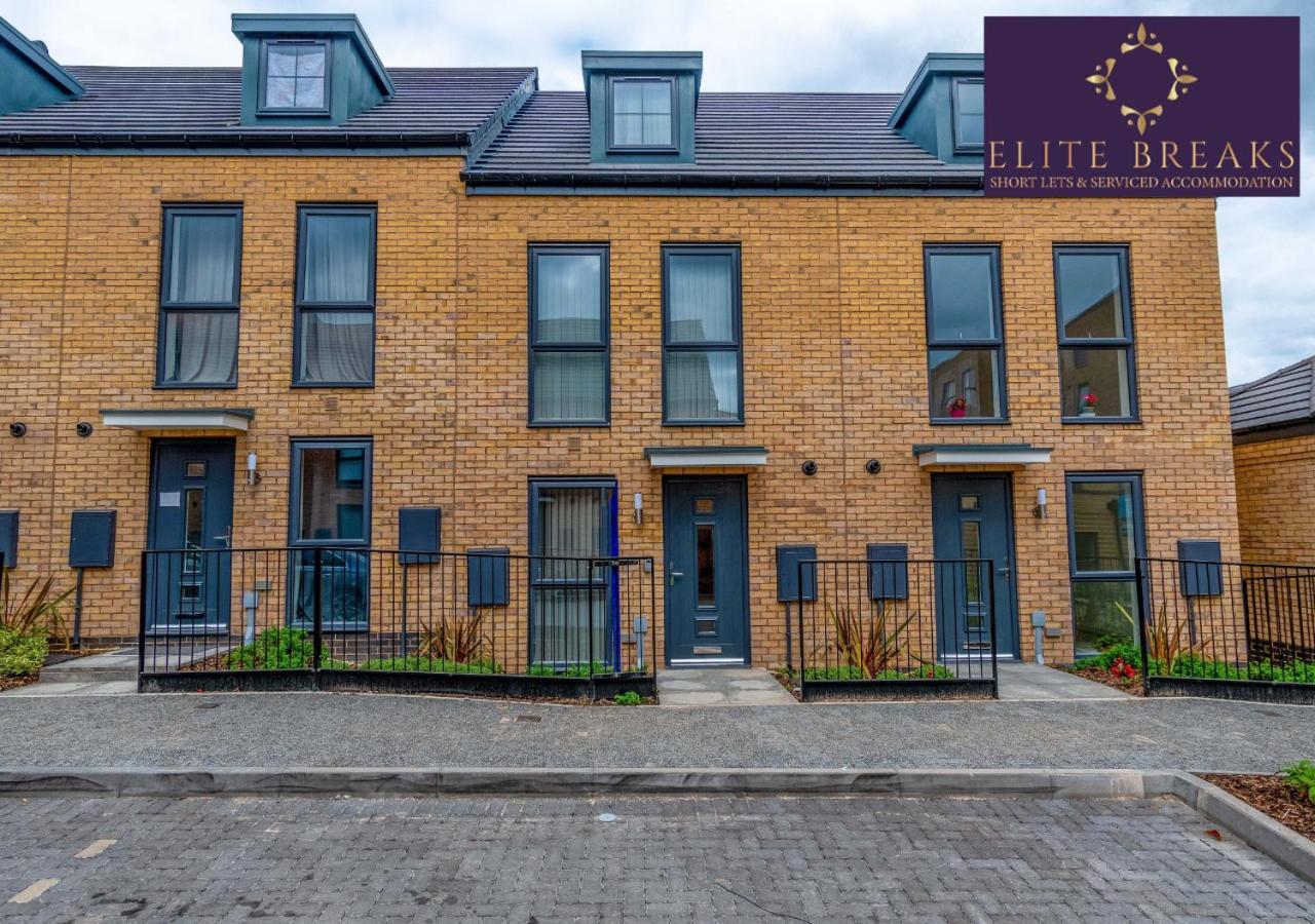 Central 4 Bed House By Elite Breaks Serviced With Free Parking Sleeps Upto 8