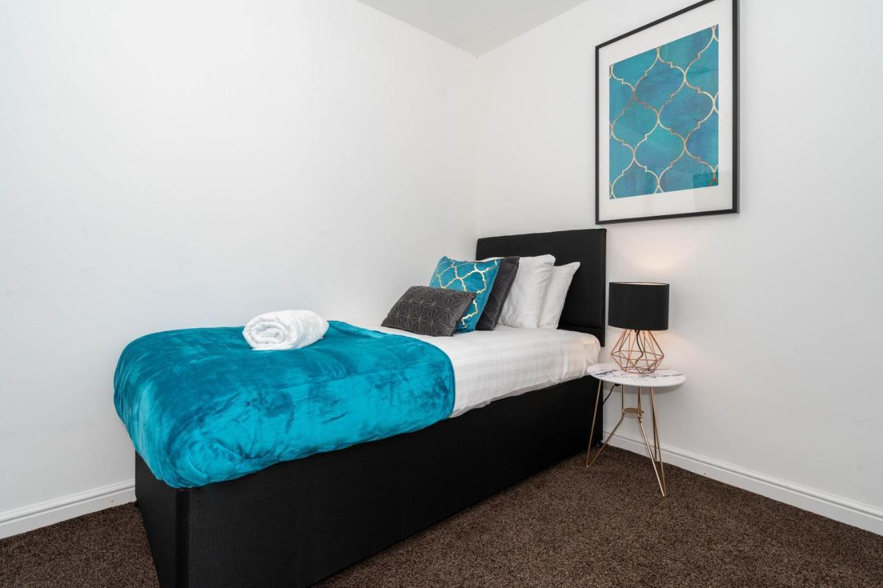 Haus 3 Bedroom House L 6 Guests L Off-street Parking L Garden L Rated L Detatched Apartment *