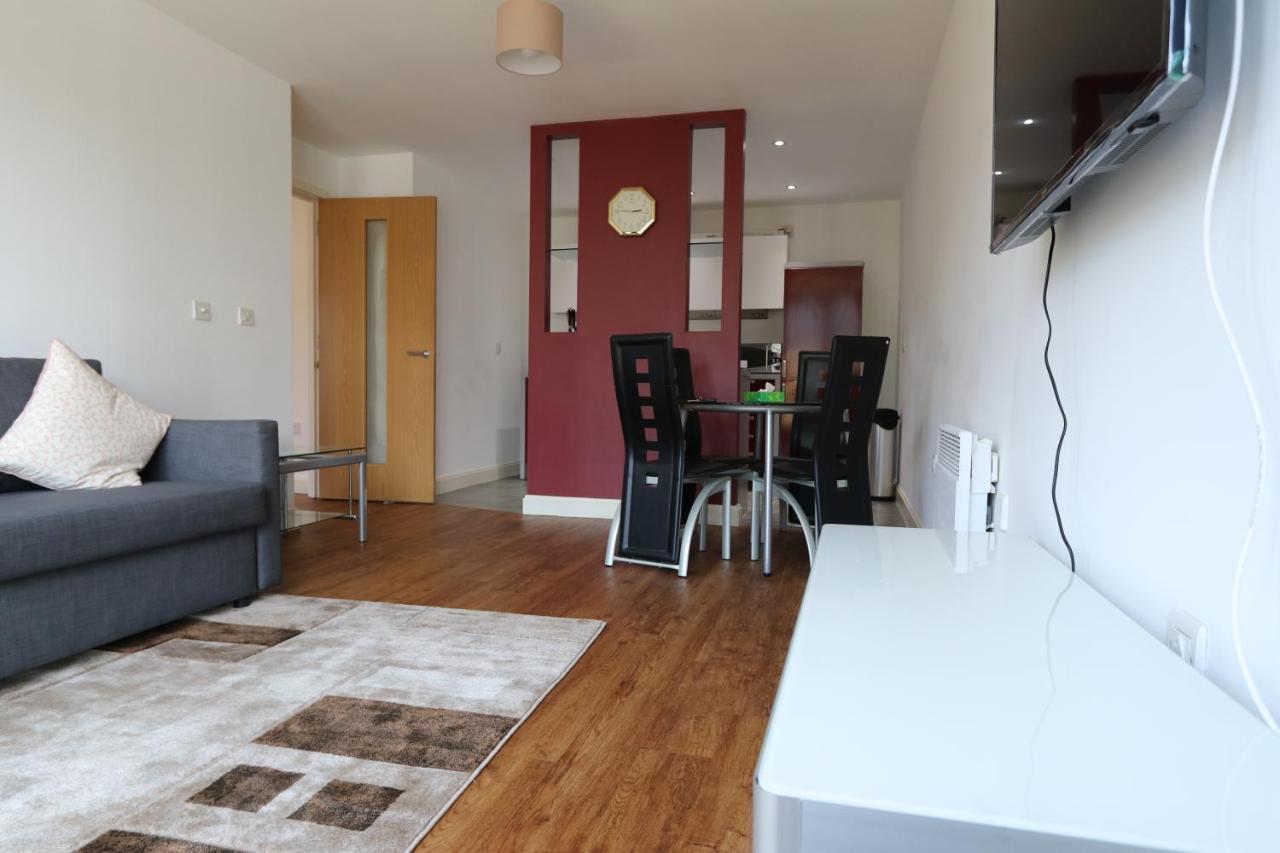 Comfortable One Bed Near Arcadian Parking Wifi Apartment Birmingham