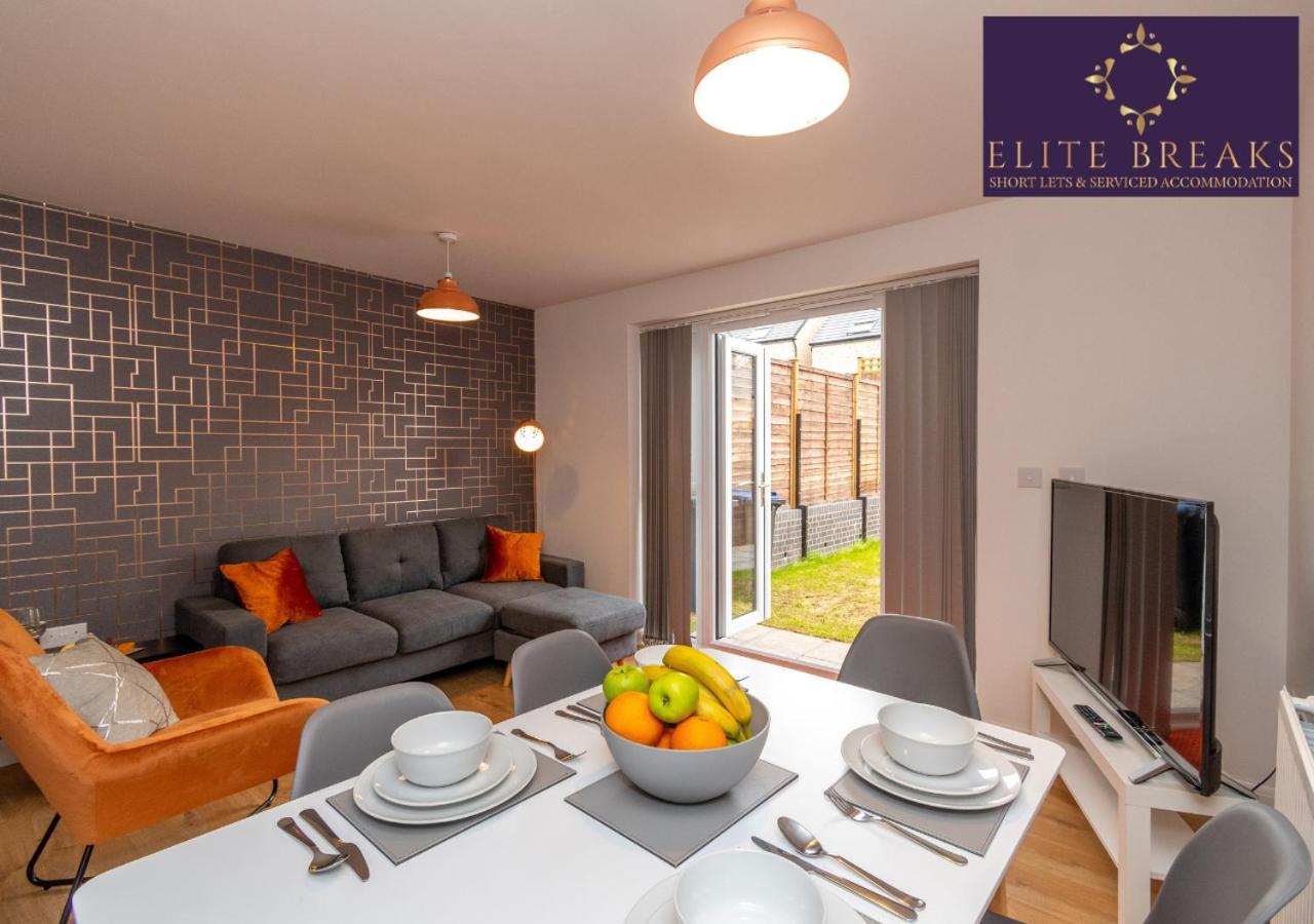 Holiday home Central 4 Bed House By Elite Breaks Serviced With Free Parking Sleeps Upto 8 *
