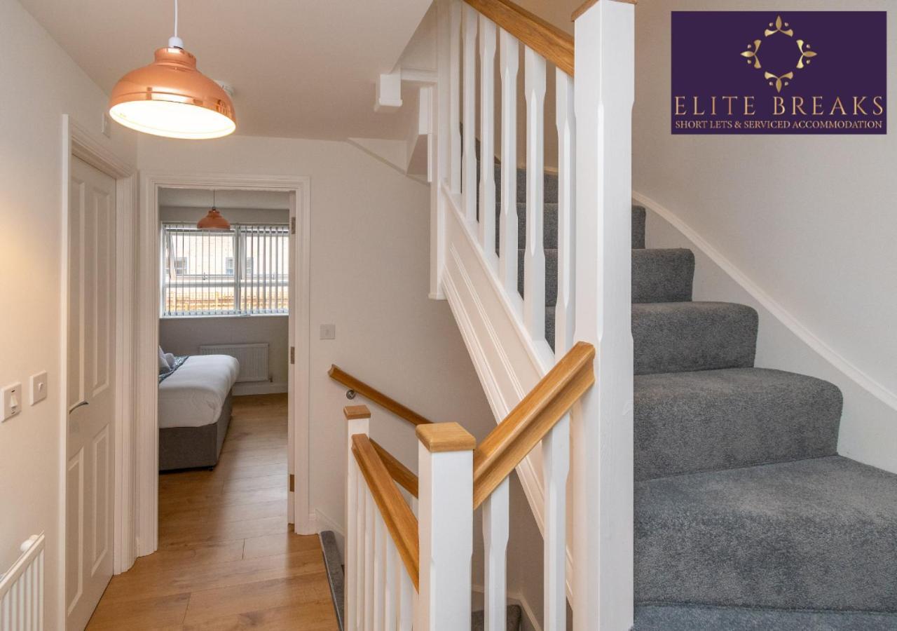 Central 4 Bed House By Elite Breaks Serviced With Free Parking Sleeps Upto 8 * Birmingham