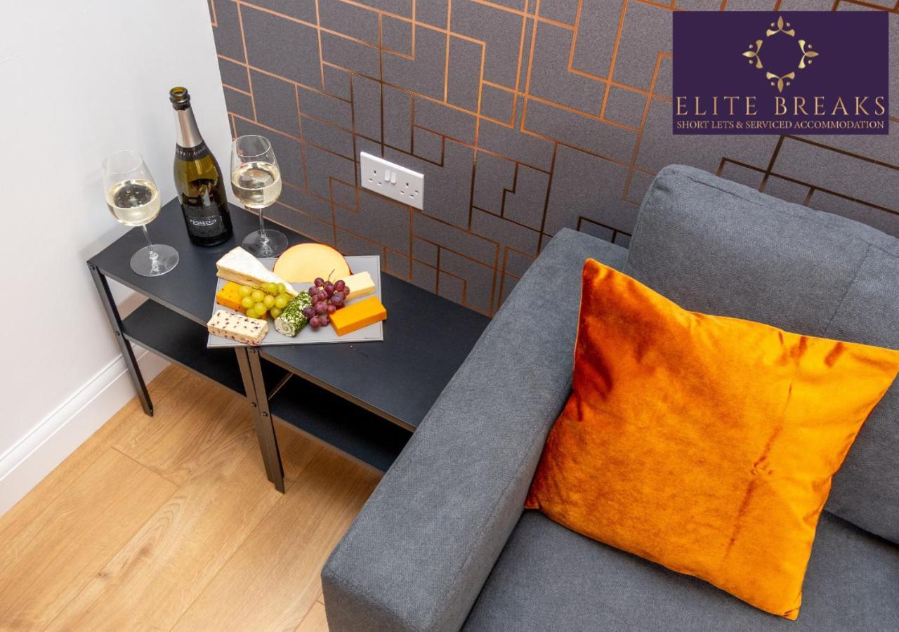 Holiday home Central 4 Bed House By Elite Breaks Serviced With Free Parking Sleeps Upto 8