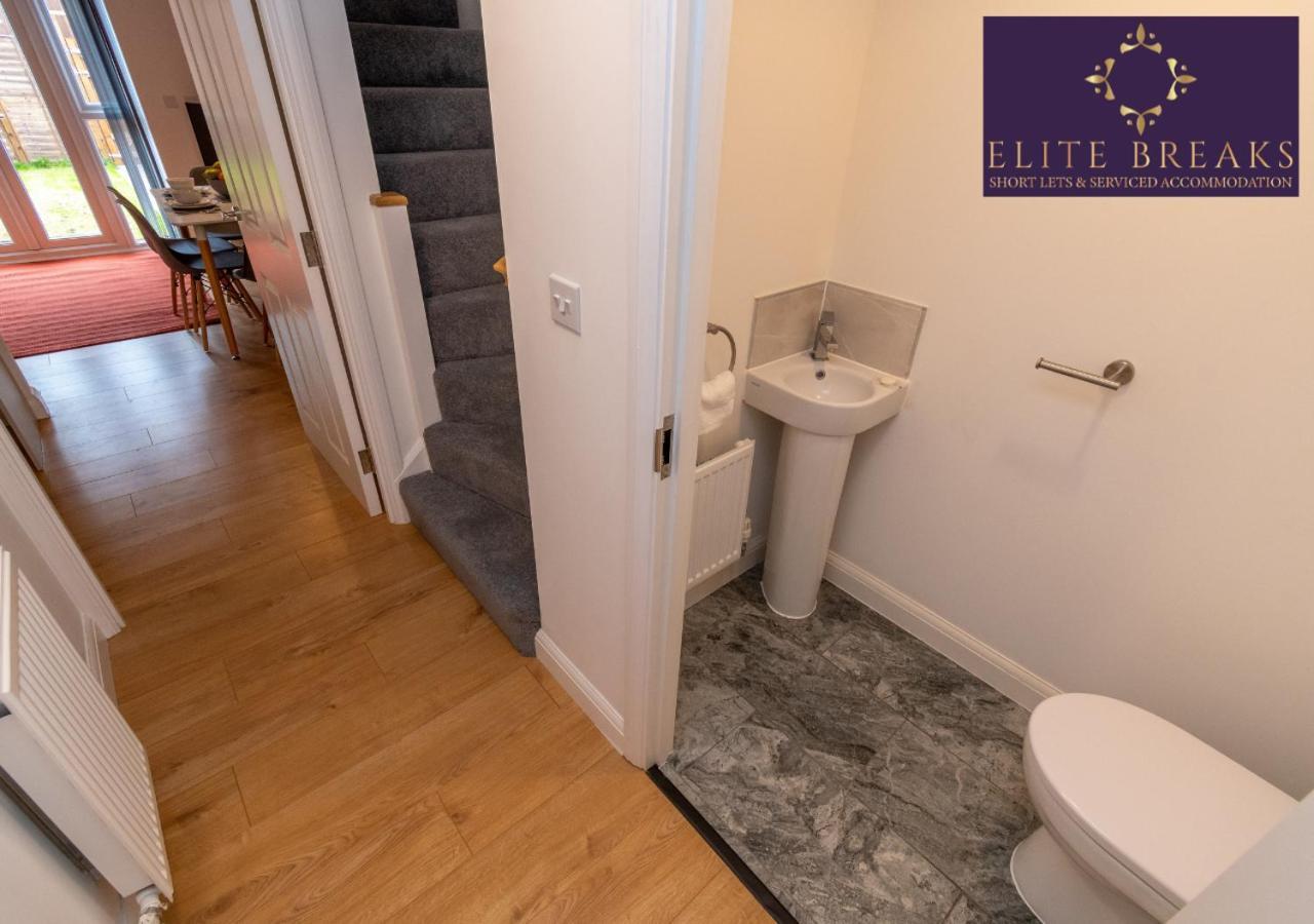 Central 4 Bed House By Elite Breaks Serviced With Free Parking Sleeps Upto 8 * Birmingham