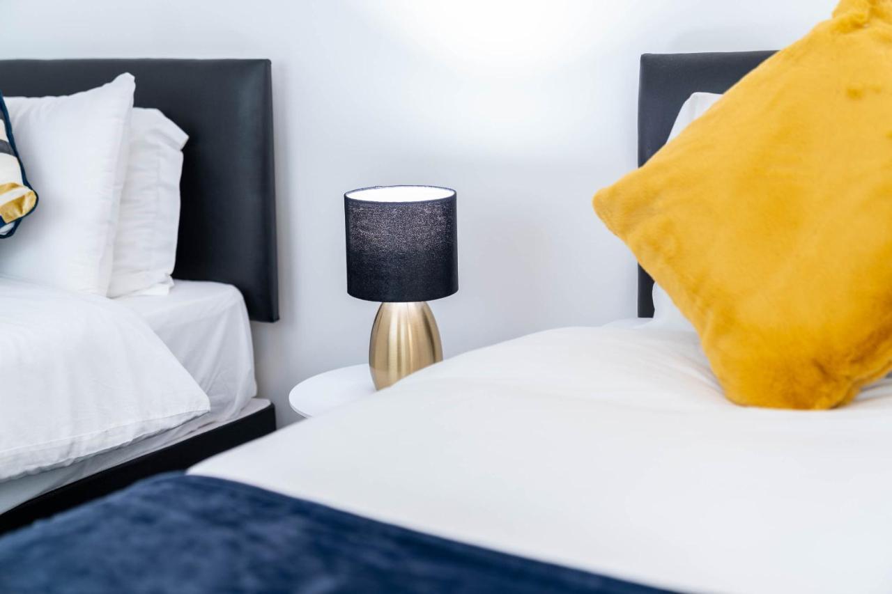 Three Bedroom Apartment- One Choice Stays Serviced Accommodation- Jewellery Quarter * Birmingham