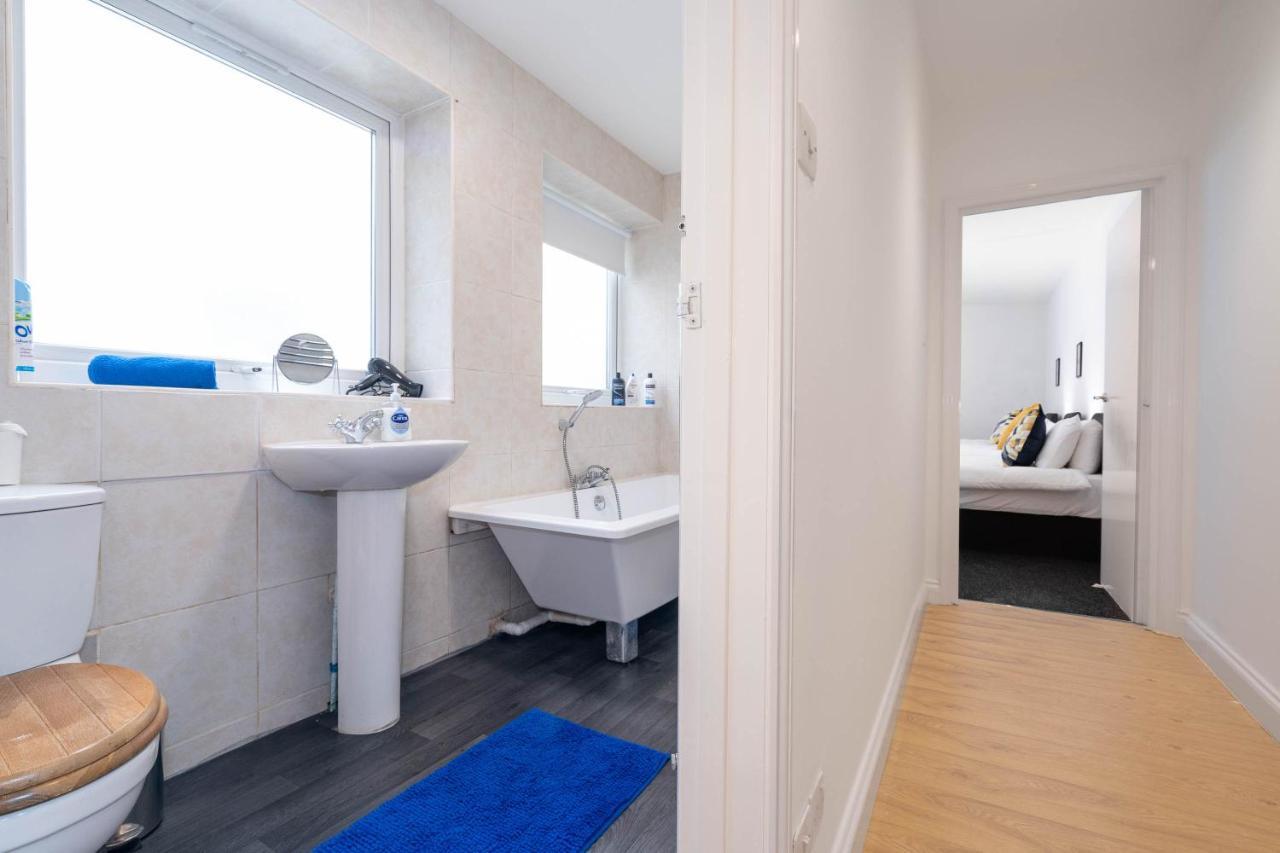 Three Bedroom Apartment- One Choice Stays Serviced Accommodation- Jewellery Quarter