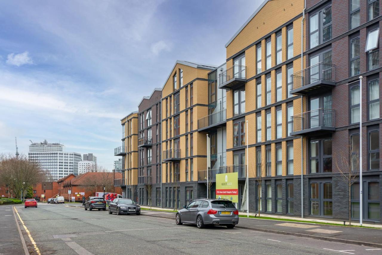 Lovely 2 Bed In Apartment *