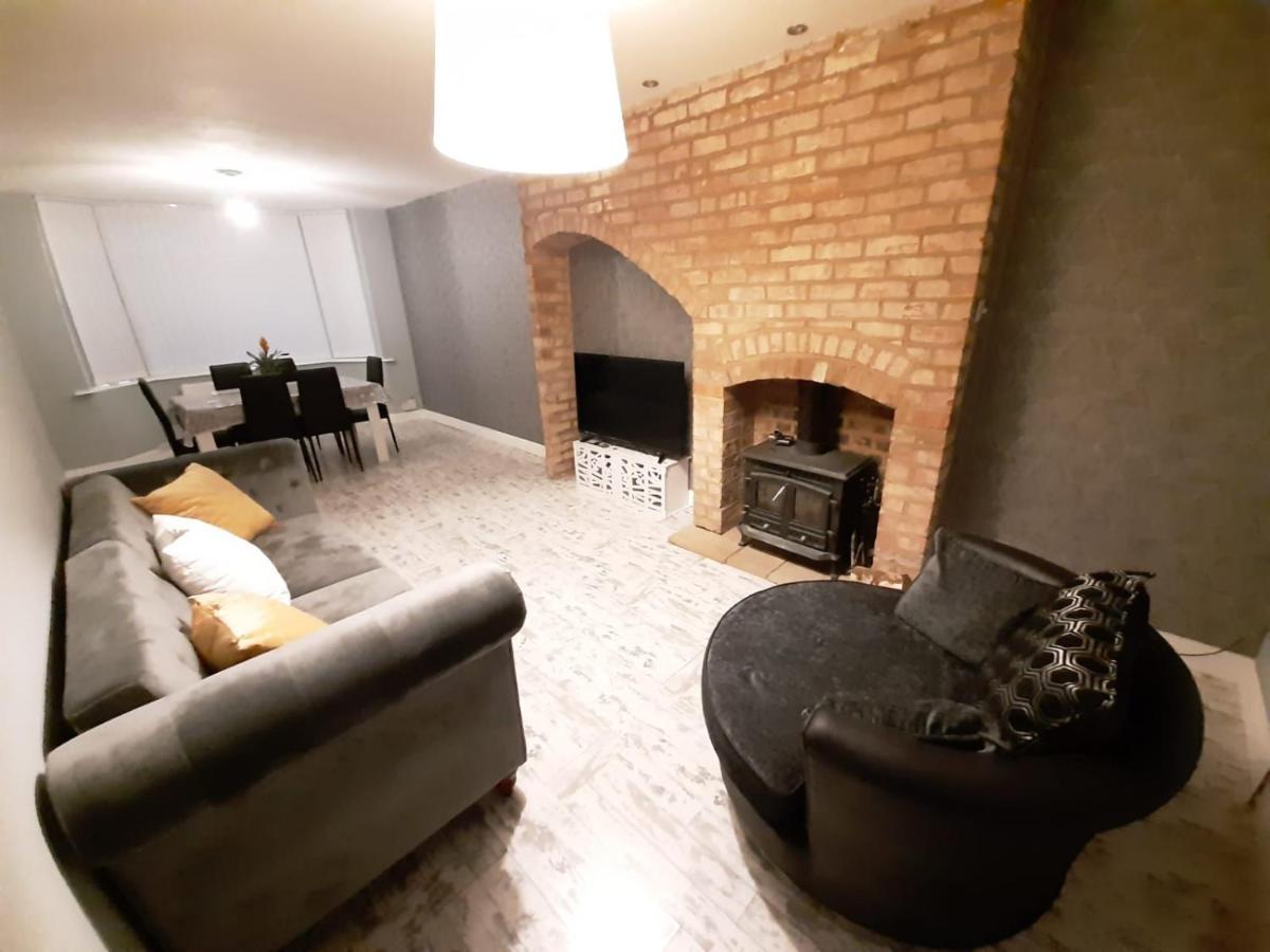 Beautiful Modern Three-bedroom Semi Detached House Holiday home