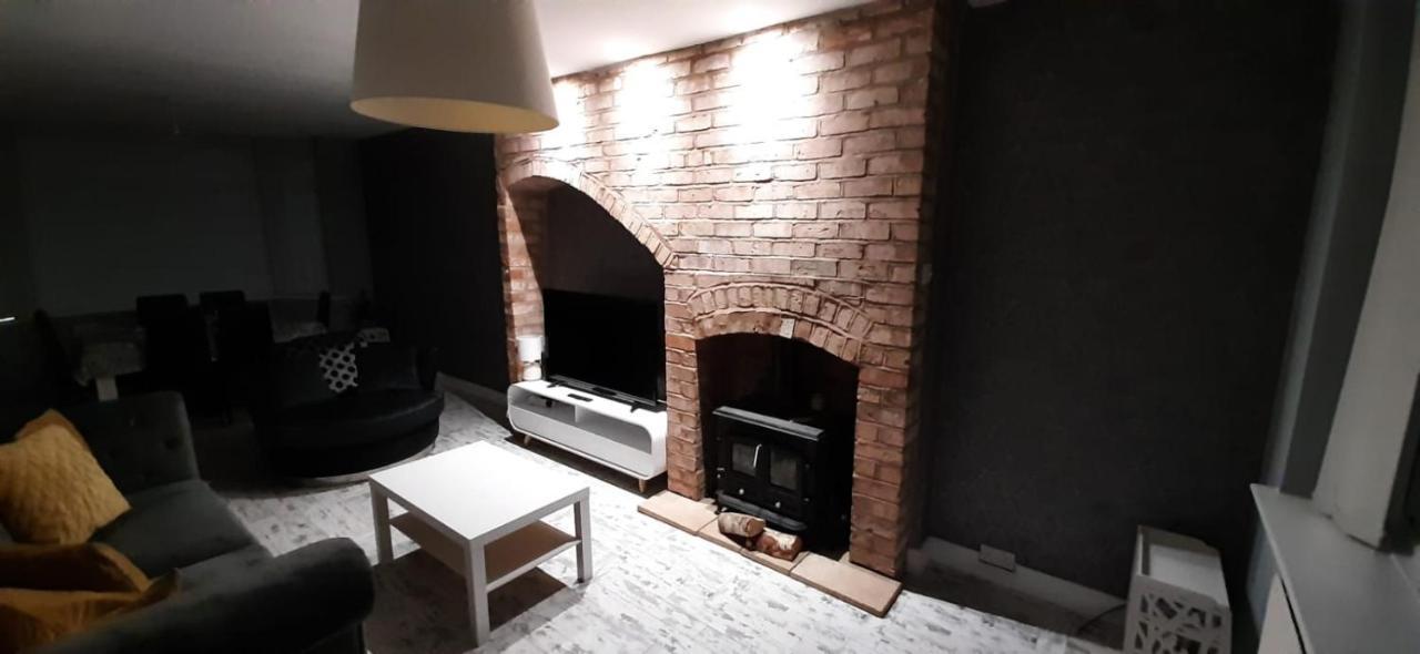 Beautiful Modern Three-bedroom Semi Detached House Holiday home *