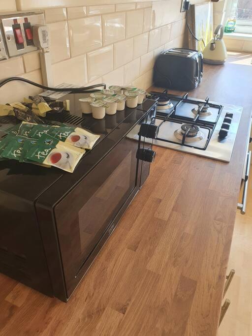 5 Bedroom House- 7 Beds - Separate Living Room- Wifi -garden- Parking Birmingham