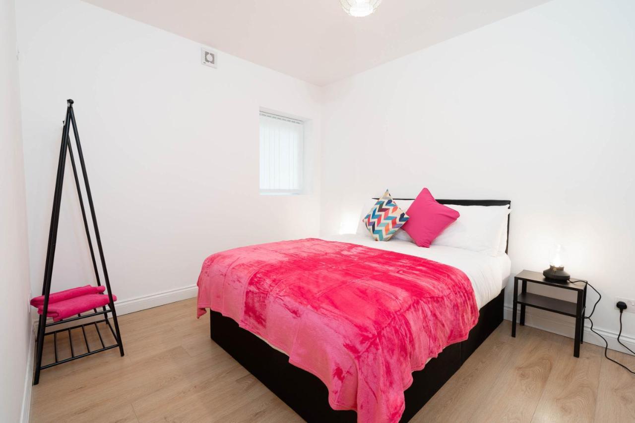 Two Bedroom Apartment- One Choice Stays- Jq Birmingham