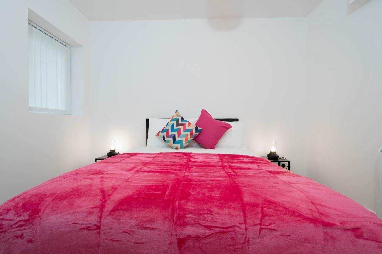Two Bedroom Apartment- One Choice Stays- Jq Apartment Birmingham