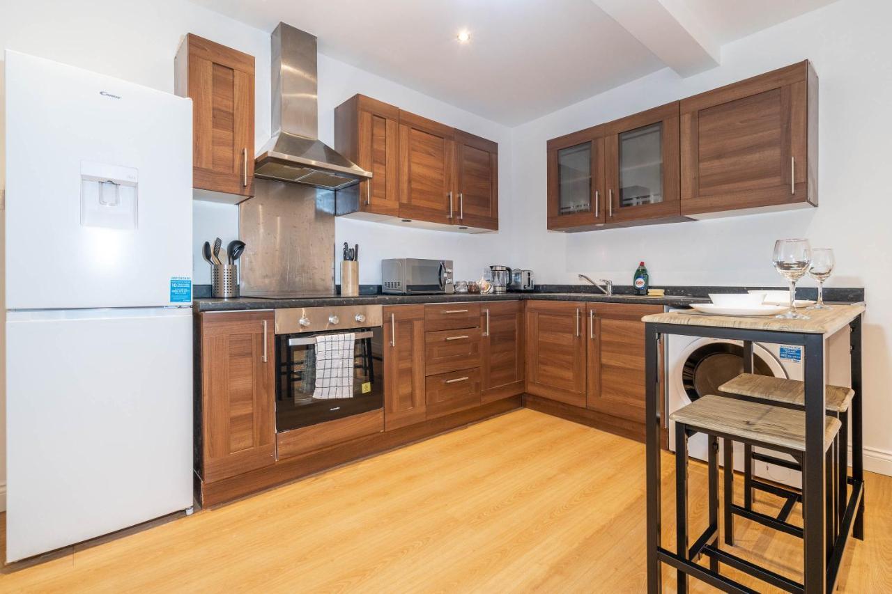 Two Bedroom Apartment-one Choice Stays- Jewellery Quarter * Birmingham