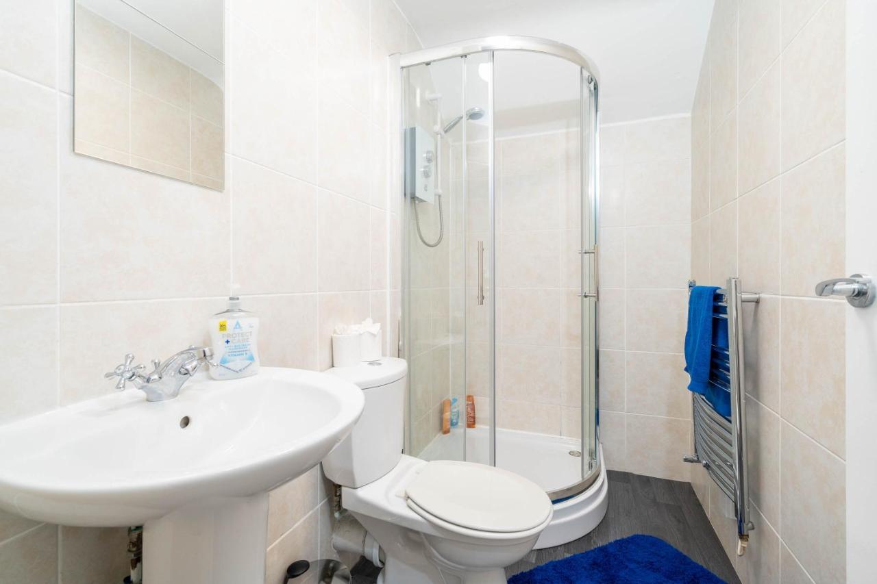 Three Bedroom Apartment- One Choice Stays Serviced Accommodation- Jewellery Quarter *
