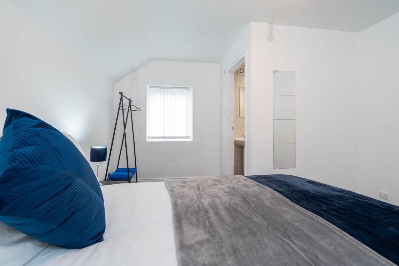 Three Bedroom Apartment- One Choice Stays Serviced Accommodation- Jewellery Quarter * Birmingham